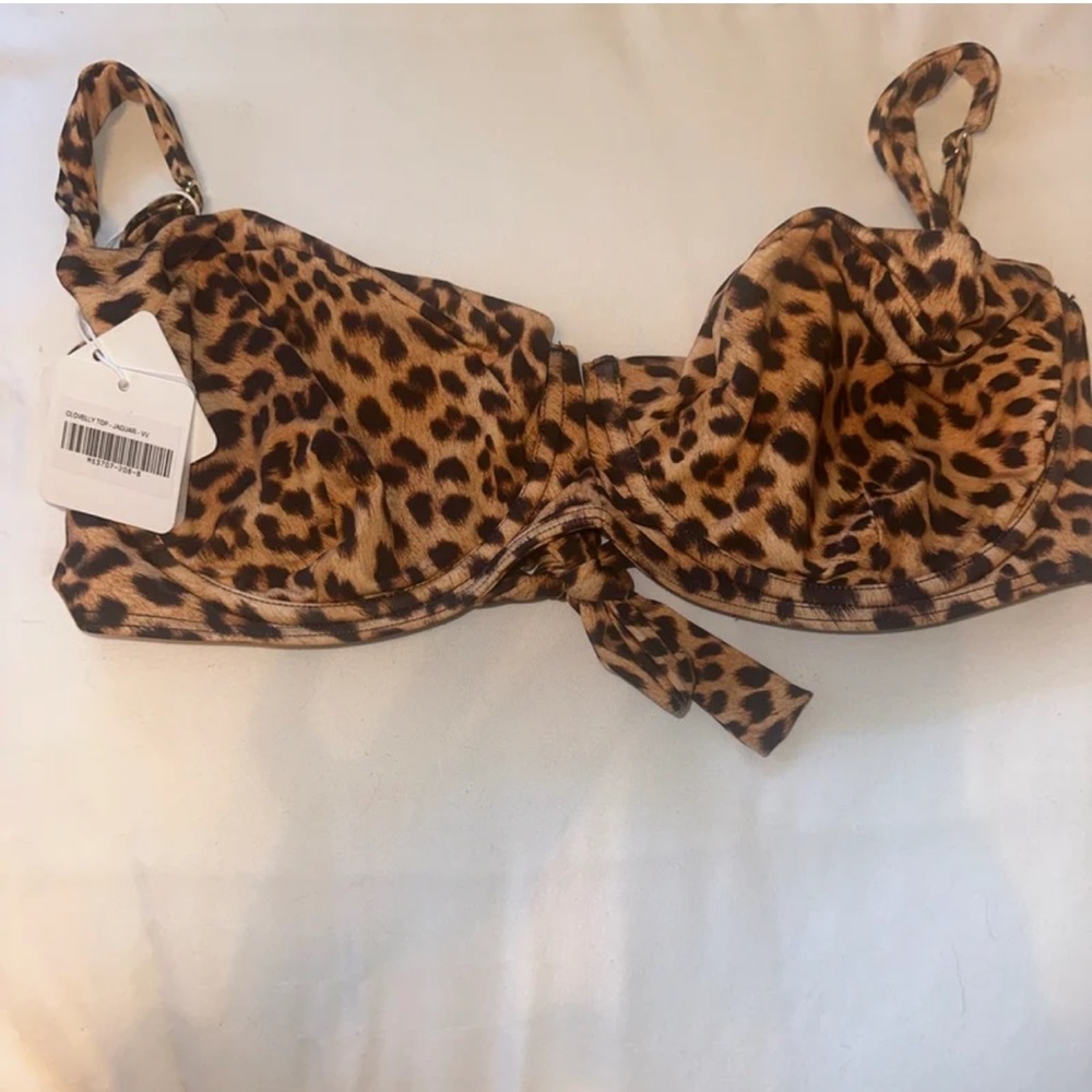 Monday Swimwear Clovelly top Jaguar Size: VV